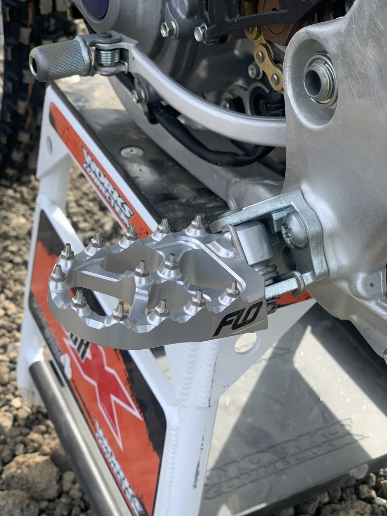 flo dirt bike foot pegs