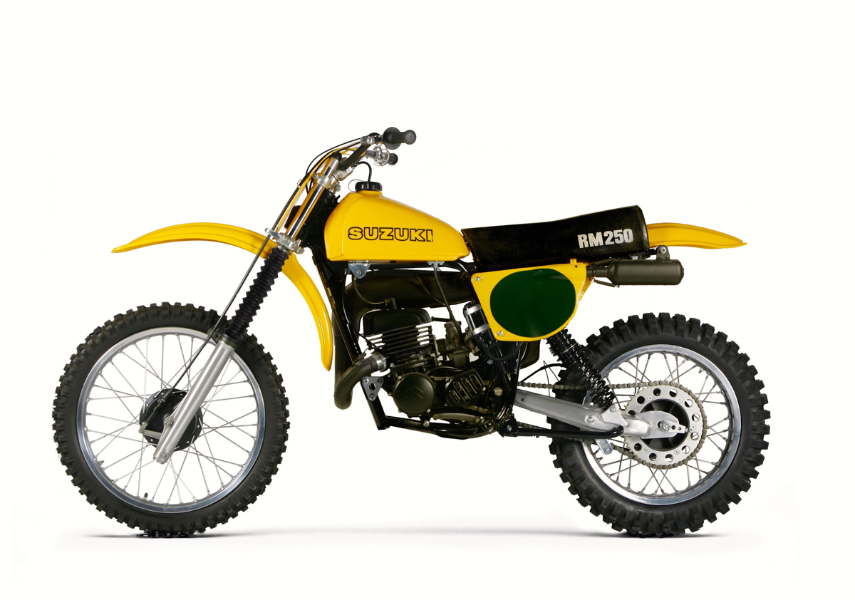 “Maxxis Tires” Classic Steel 142 1978 Suzuki RM250C2 PulpMX