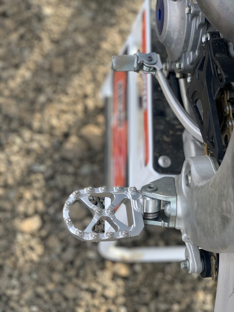 FLO Motorsports Lowering Footpegs (Yamaha YZ450F) PulpMX